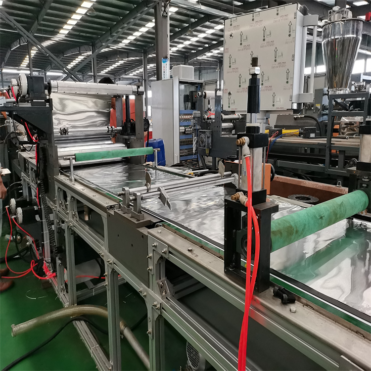 丁基隔音片擠出機(jī)_丁基隔音片擠出機(jī)_玖德隆塑機(jī)